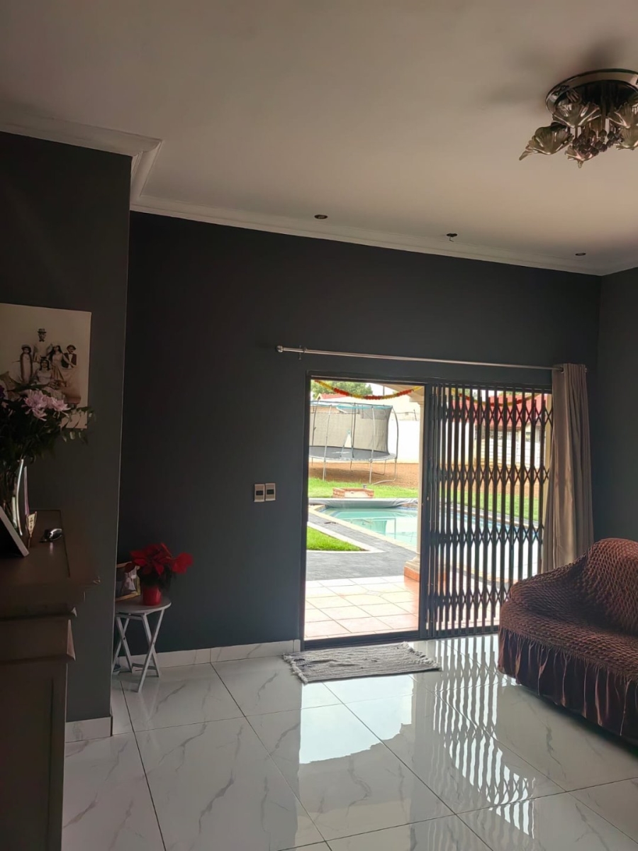 4 Bedroom Property for Sale in Brackendowns Gauteng