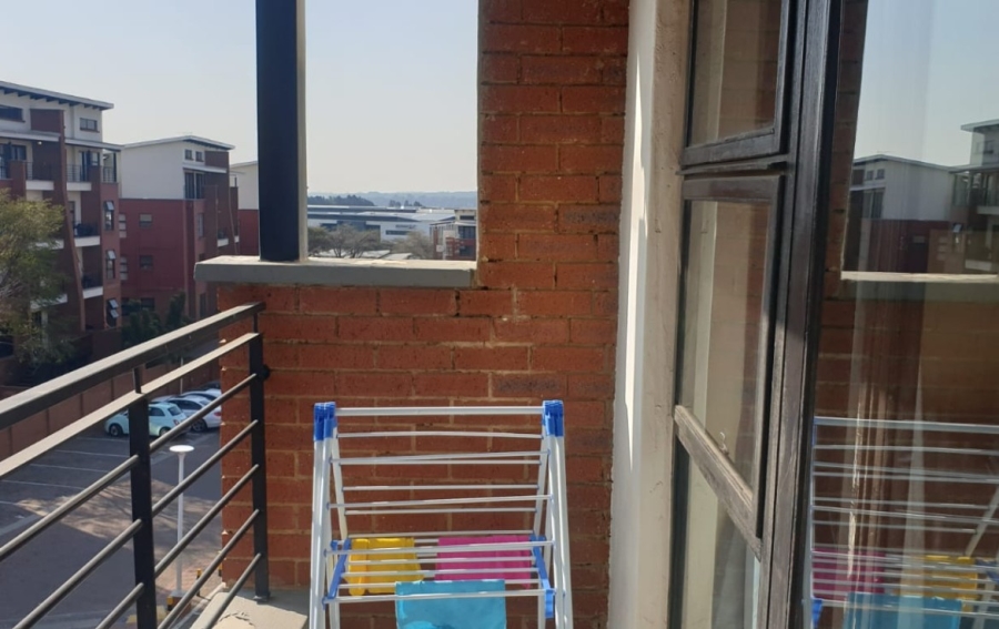 To Let 2 Bedroom Property for Rent in Greenstone Hill Gauteng