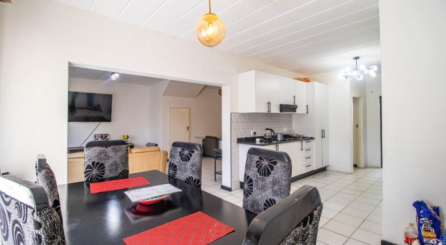 3 Bedroom Property for Sale in Corlett Gardens Gauteng