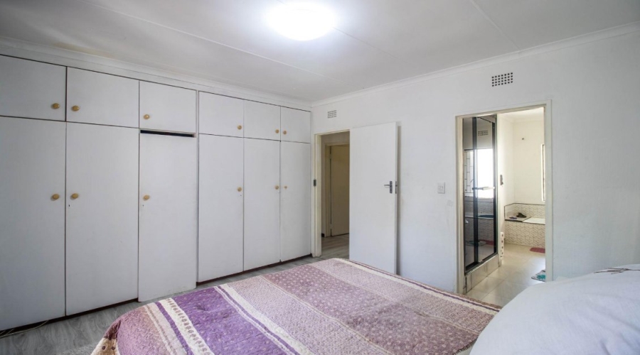 3 Bedroom Property for Sale in Corlett Gardens Gauteng