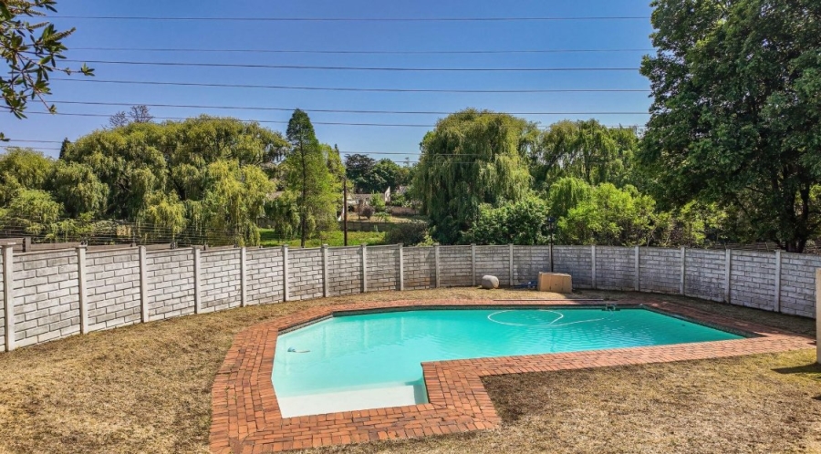 3 Bedroom Property for Sale in Corlett Gardens Gauteng