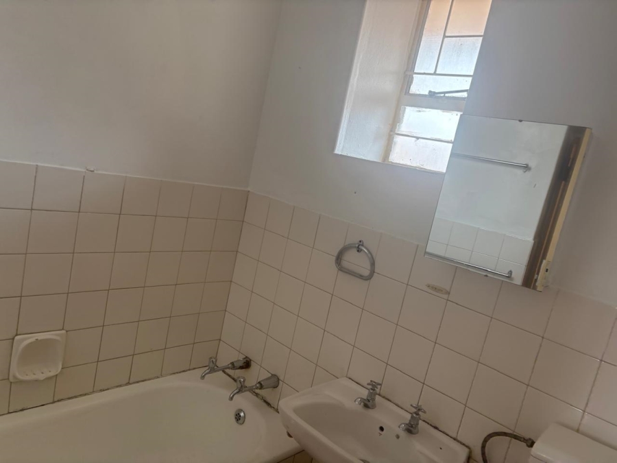 1 Bedroom Property for Sale in Pretoria Central Gauteng