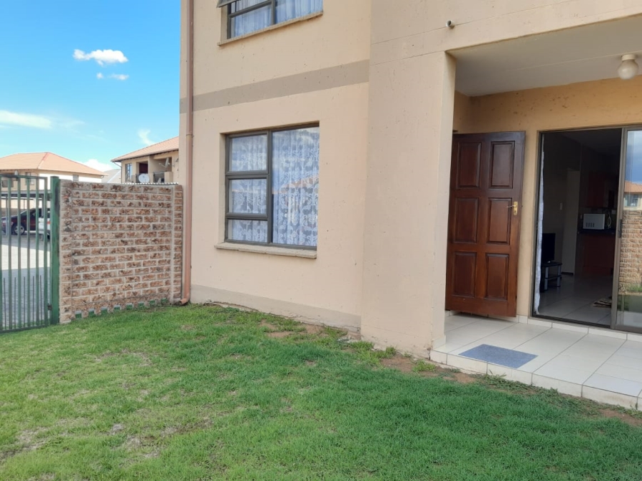 To Let  Bedroom Property for Rent in Parkrand Gauteng