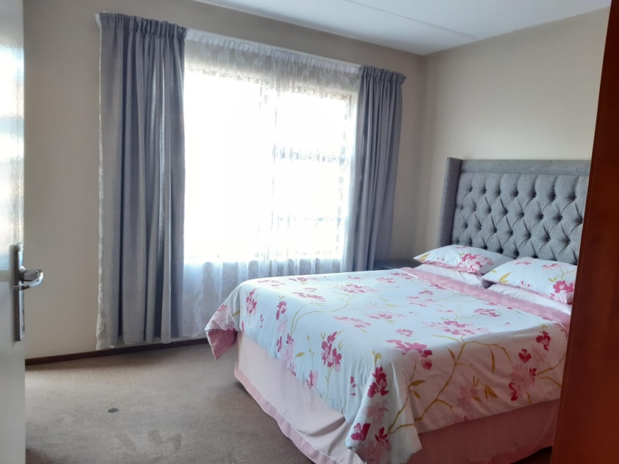To Let  Bedroom Property for Rent in Parkrand Gauteng