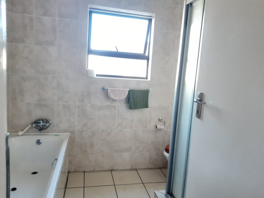 To Let  Bedroom Property for Rent in Parkrand Gauteng