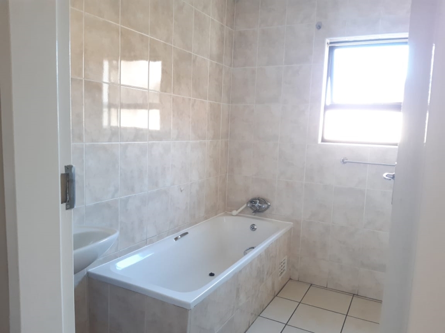 To Let  Bedroom Property for Rent in Parkrand Gauteng
