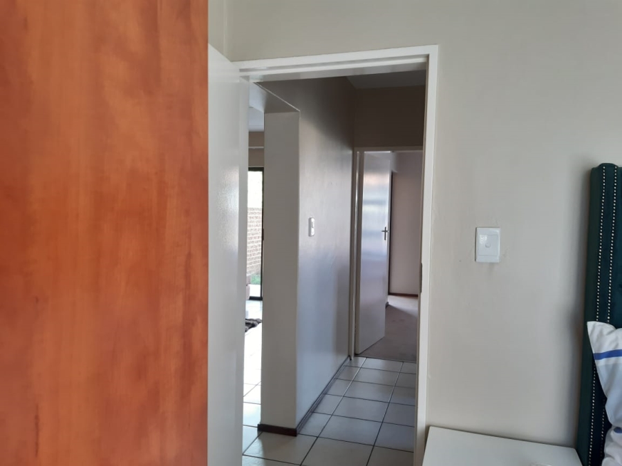 To Let  Bedroom Property for Rent in Parkrand Gauteng