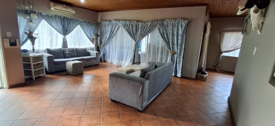 5 Bedroom Property for Sale in Pretoria Gardens Gauteng