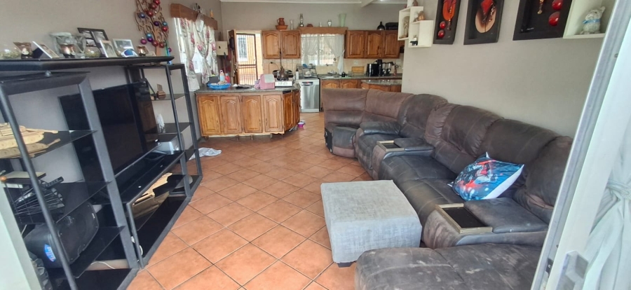 5 Bedroom Property for Sale in Pretoria Gardens Gauteng