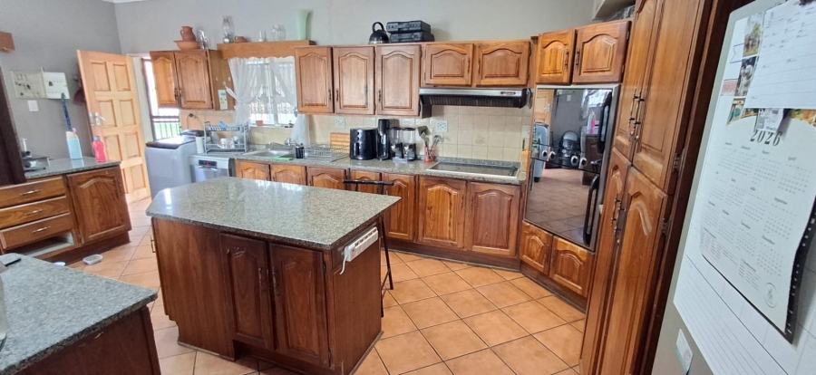 5 Bedroom Property for Sale in Pretoria Gardens Gauteng