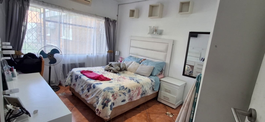 5 Bedroom Property for Sale in Pretoria Gardens Gauteng