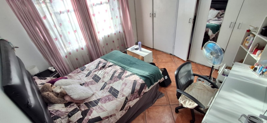 5 Bedroom Property for Sale in Pretoria Gardens Gauteng