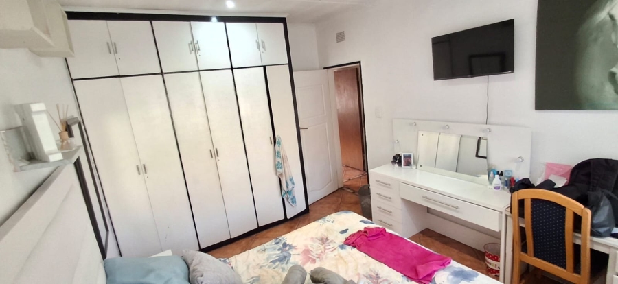 5 Bedroom Property for Sale in Pretoria Gardens Gauteng
