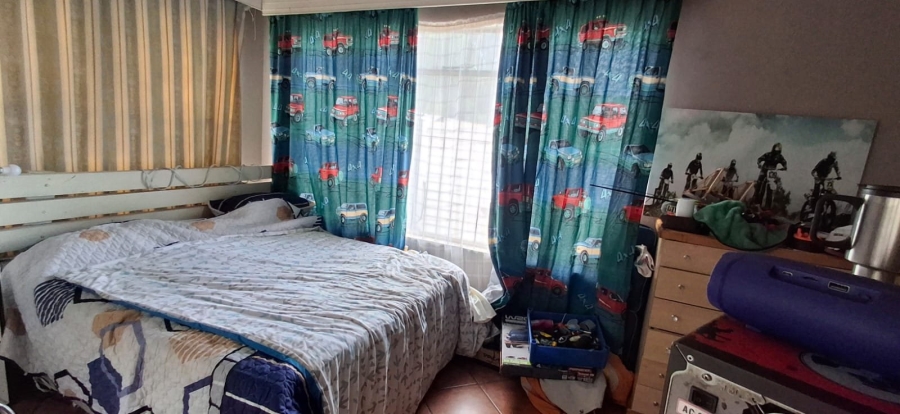 5 Bedroom Property for Sale in Pretoria Gardens Gauteng