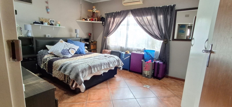 5 Bedroom Property for Sale in Pretoria Gardens Gauteng