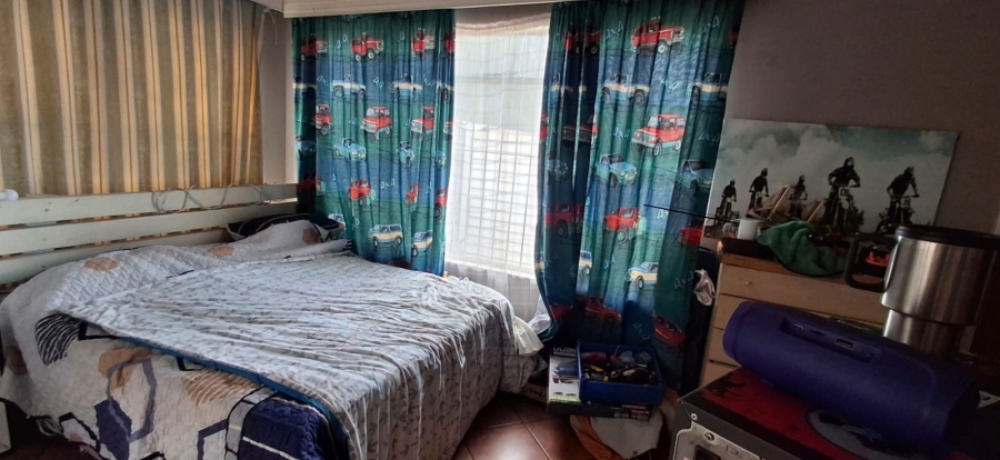 5 Bedroom Property for Sale in Pretoria Gardens Gauteng