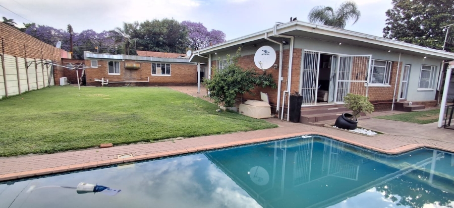 5 Bedroom Property for Sale in Pretoria Gardens Gauteng