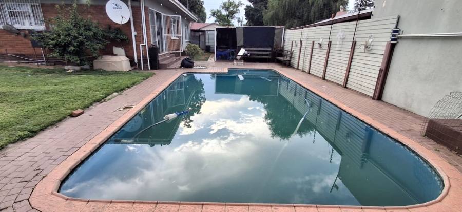 5 Bedroom Property for Sale in Pretoria Gardens Gauteng