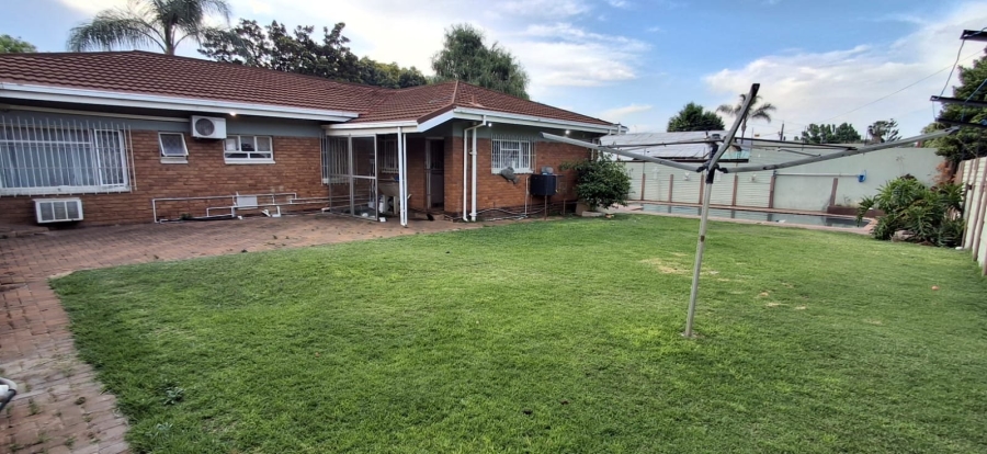 5 Bedroom Property for Sale in Pretoria Gardens Gauteng