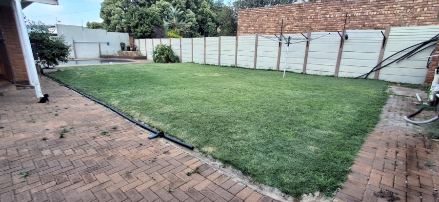 5 Bedroom Property for Sale in Pretoria Gardens Gauteng