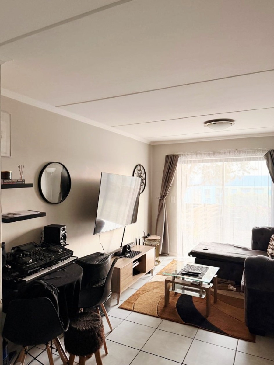 To Let 2 Bedroom Property for Rent in Witfield Gauteng