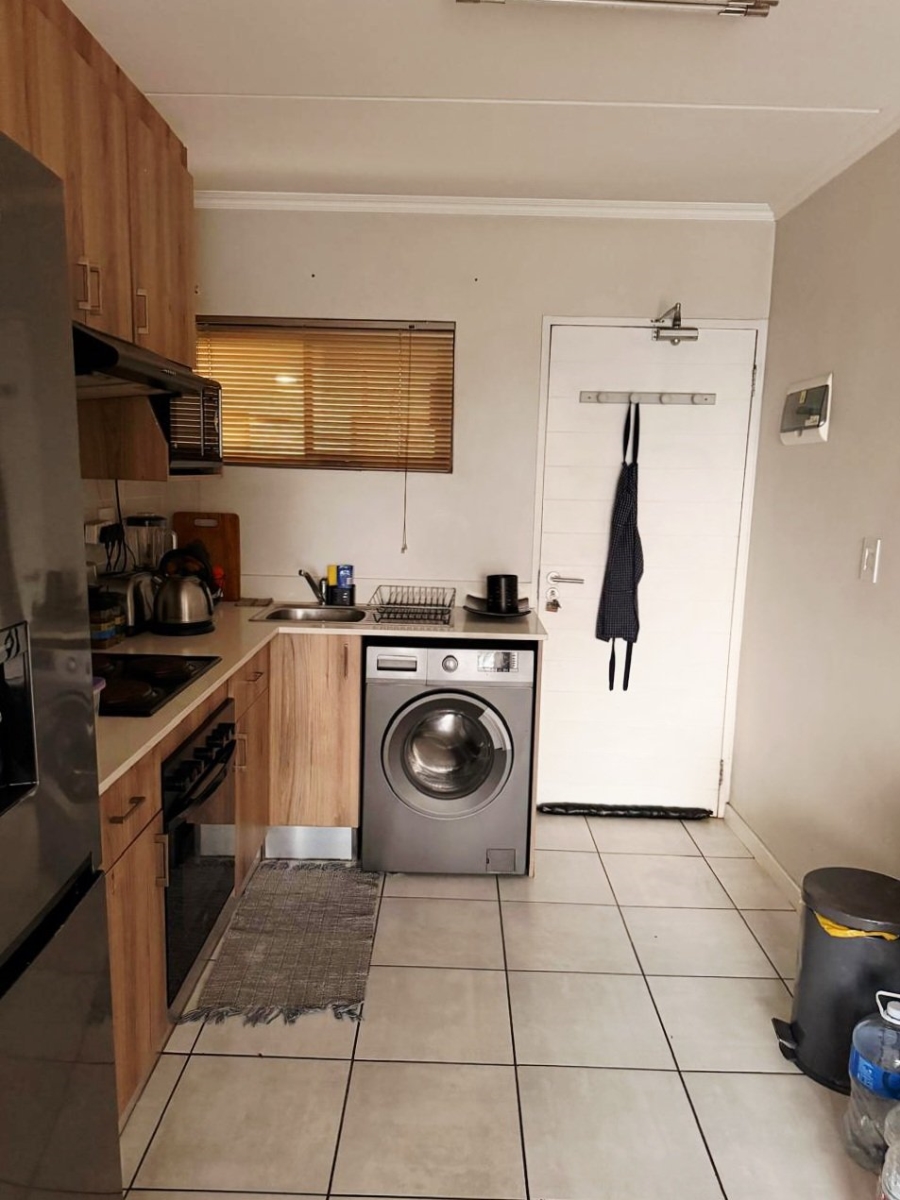 To Let 2 Bedroom Property for Rent in Witfield Gauteng