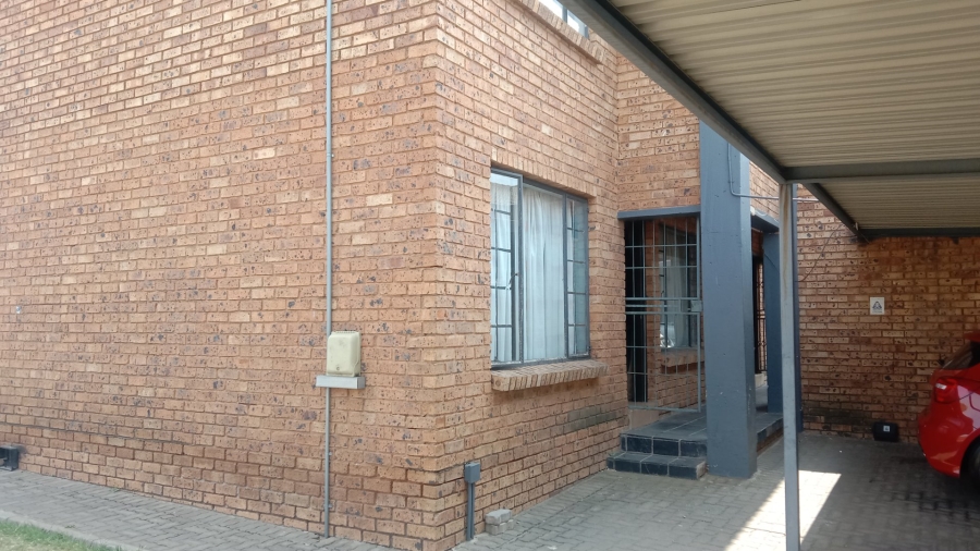  Bedroom Property for Sale in Elspark Gauteng