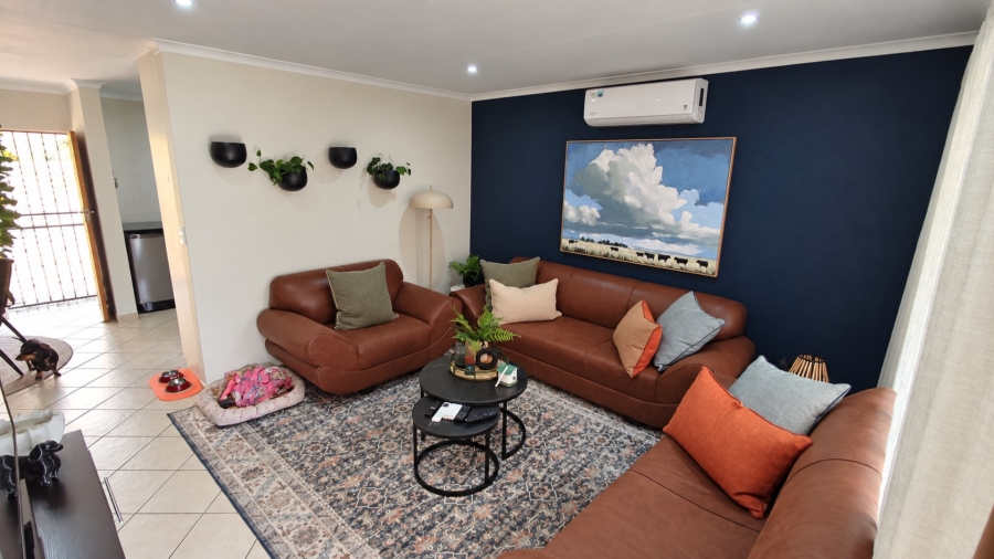 2 Bedroom Property for Sale in Rooihuiskraal North Gauteng