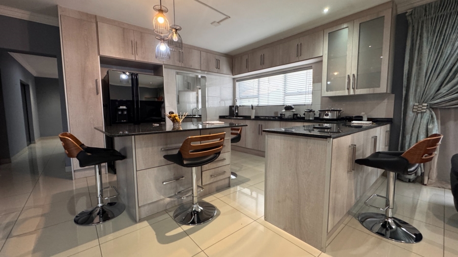 4 Bedroom Property for Sale in Three Rivers East Gauteng