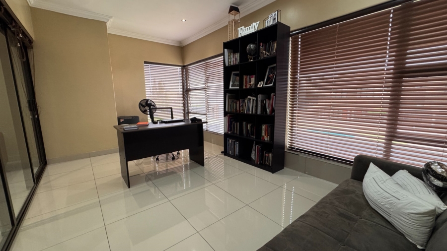 4 Bedroom Property for Sale in Three Rivers East Gauteng