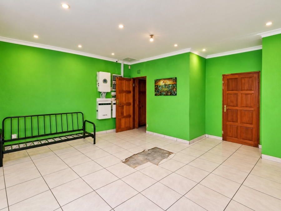 4 Bedroom Property for Sale in Rustivia Gauteng