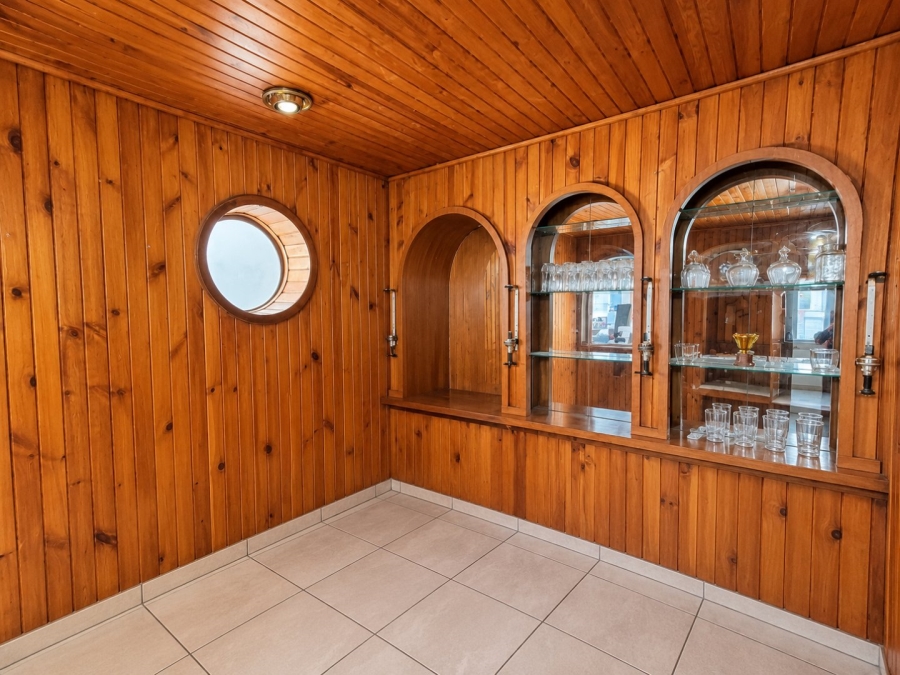 4 Bedroom Property for Sale in Rustivia Gauteng