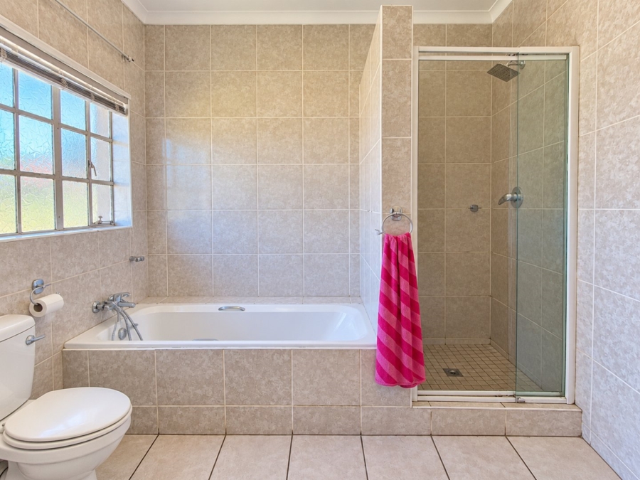 4 Bedroom Property for Sale in Rustivia Gauteng