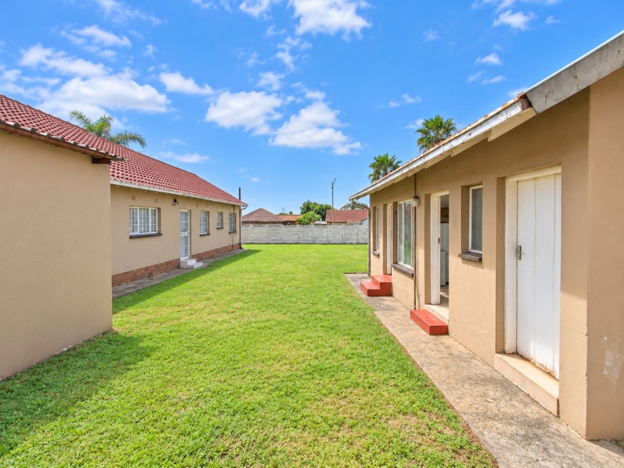 4 Bedroom Property for Sale in Rustivia Gauteng