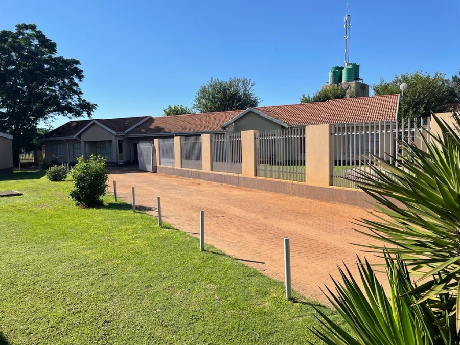  Bedroom Property for Sale in Vanderbijlpark CW 2 Gauteng