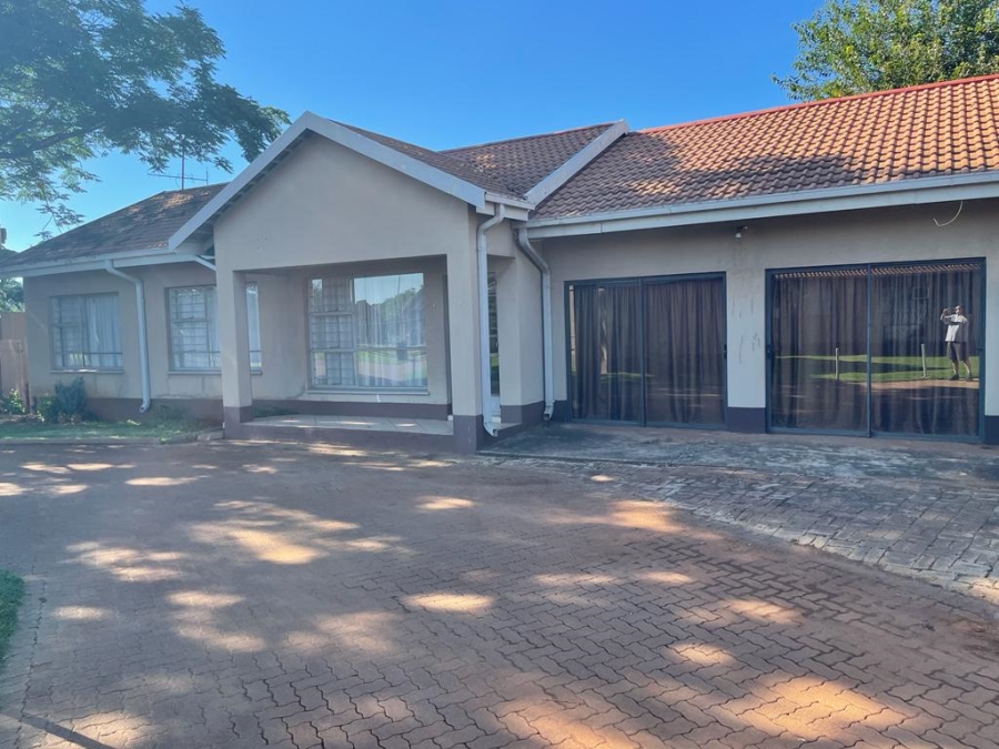  Bedroom Property for Sale in Vanderbijlpark CW 2 Gauteng