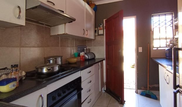 2 Bedroom Property for Sale in Olievenhoutbosch Gauteng