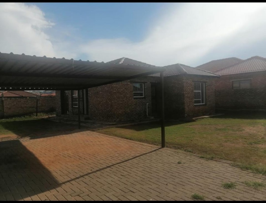To Let 3 Bedroom Property for Rent in Karenpark Gauteng