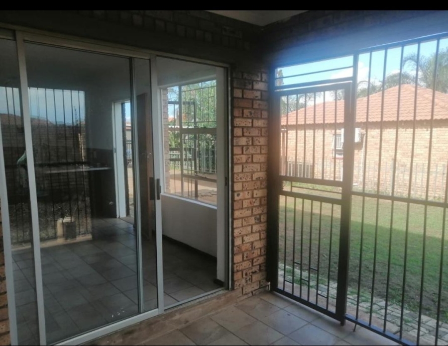 To Let 3 Bedroom Property for Rent in Karenpark Gauteng