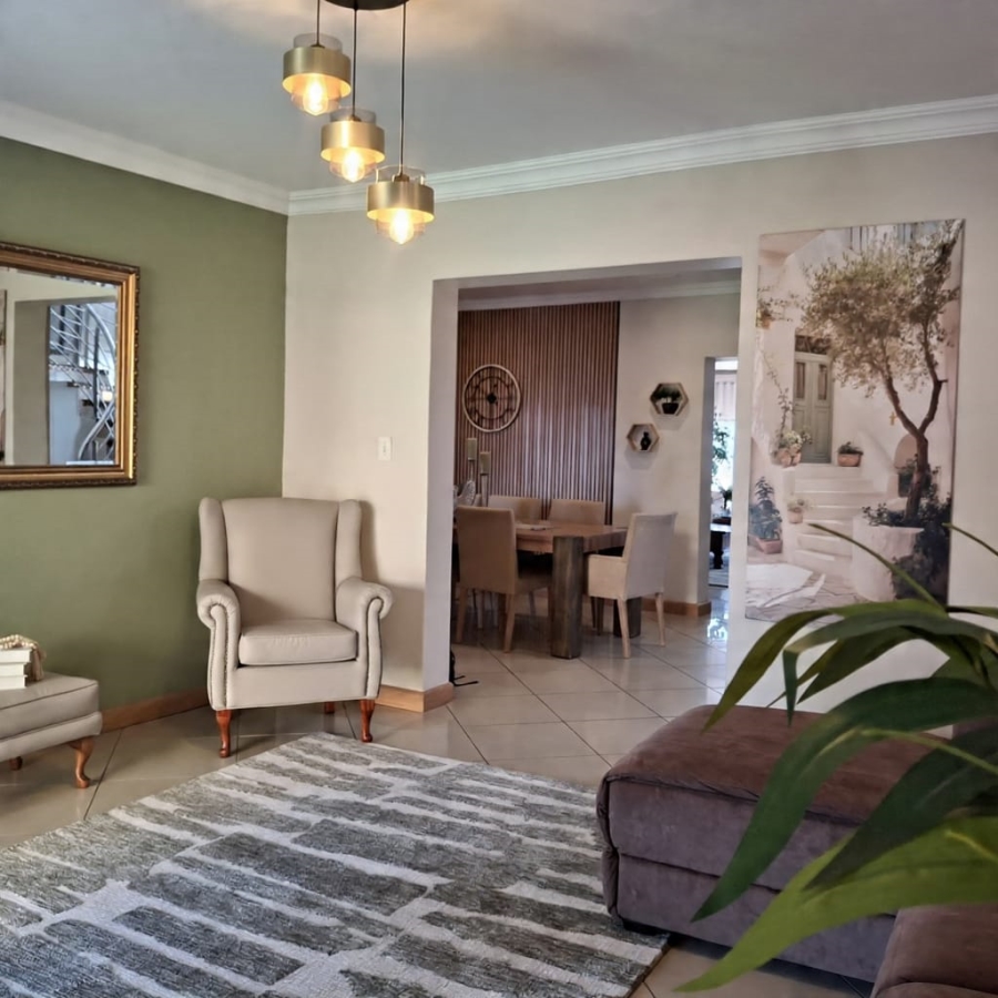4 Bedroom Property for Sale in Sunair Park Gauteng