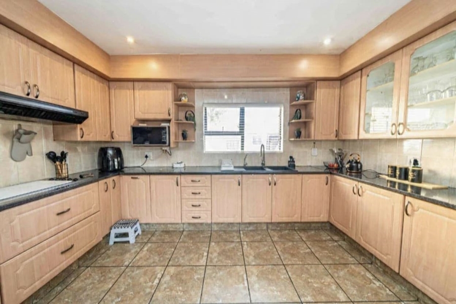4 Bedroom Property for Sale in Sunair Park Gauteng