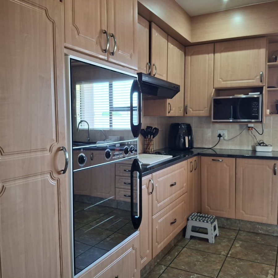 4 Bedroom Property for Sale in Sunair Park Gauteng