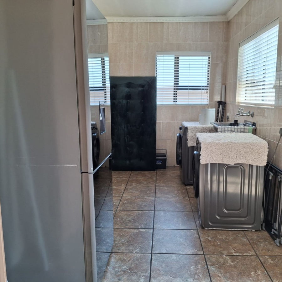 4 Bedroom Property for Sale in Sunair Park Gauteng