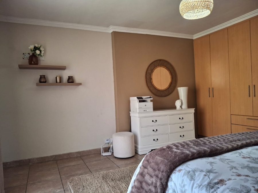 4 Bedroom Property for Sale in Sunair Park Gauteng