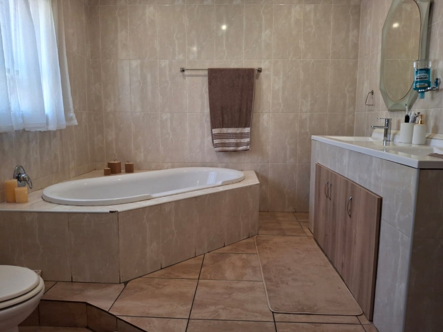 4 Bedroom Property for Sale in Sunair Park Gauteng