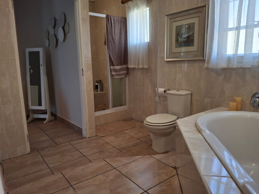 4 Bedroom Property for Sale in Sunair Park Gauteng