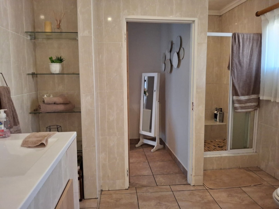 4 Bedroom Property for Sale in Sunair Park Gauteng