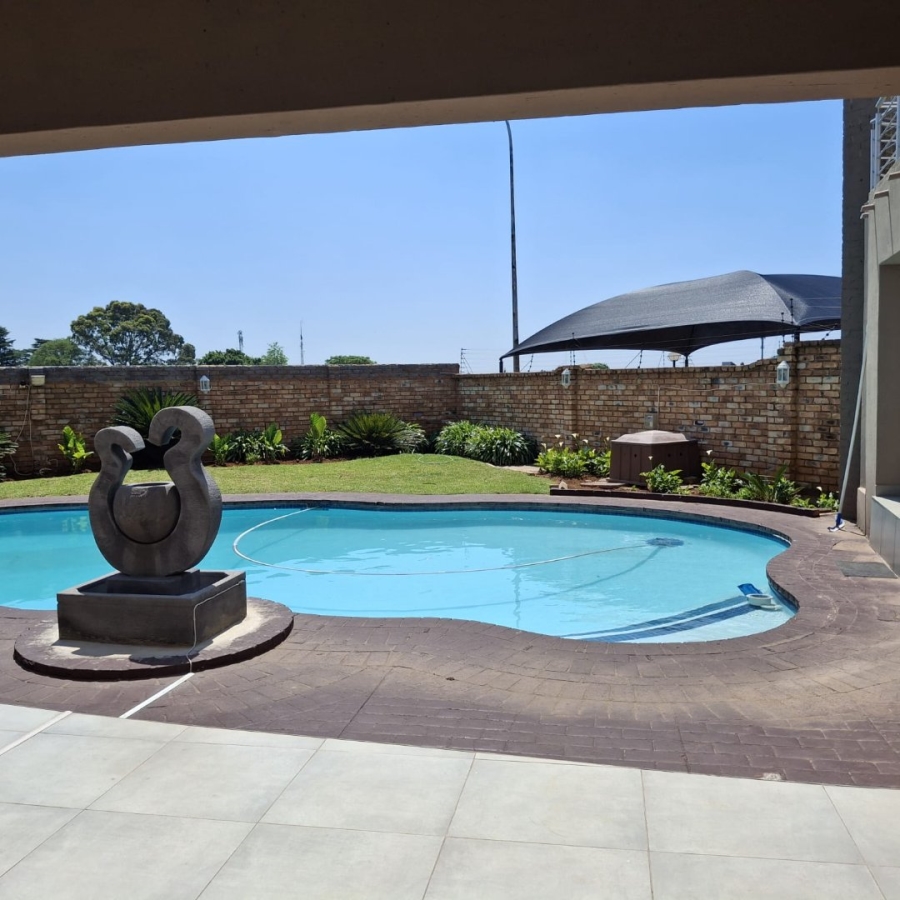 4 Bedroom Property for Sale in Sunair Park Gauteng