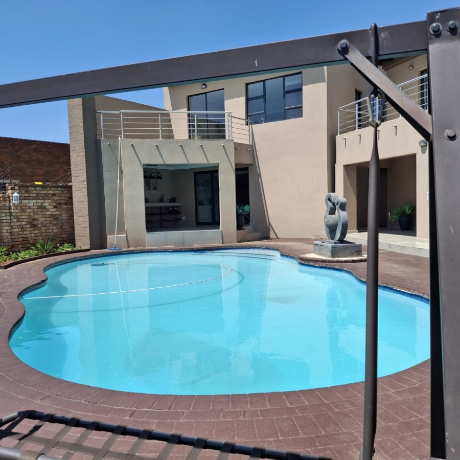 4 Bedroom Property for Sale in Sunair Park Gauteng