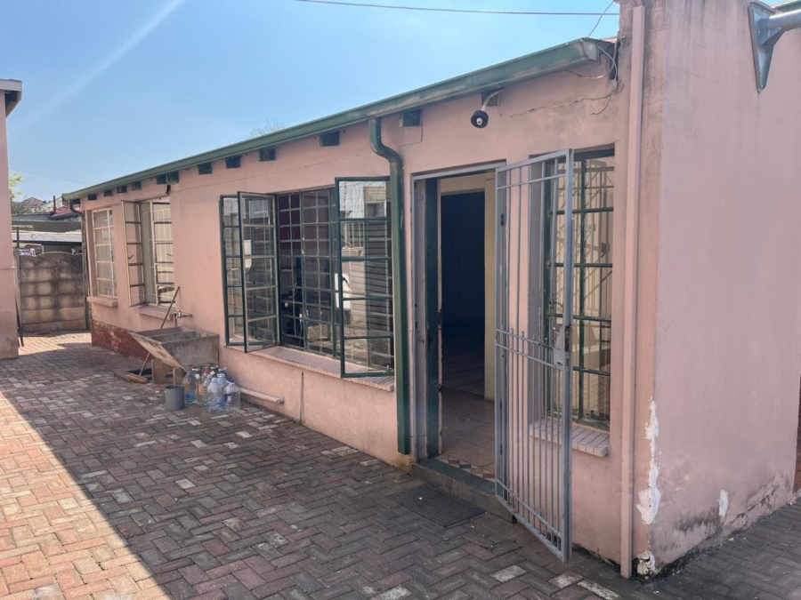  Bedroom Property for Sale in Brixton Gauteng